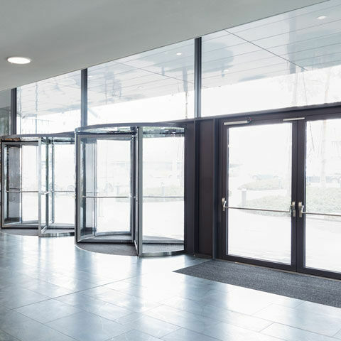 Контроль доступа и безопасность